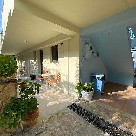 Mirovigli Family Rooms Lepedha Экстерьер фото