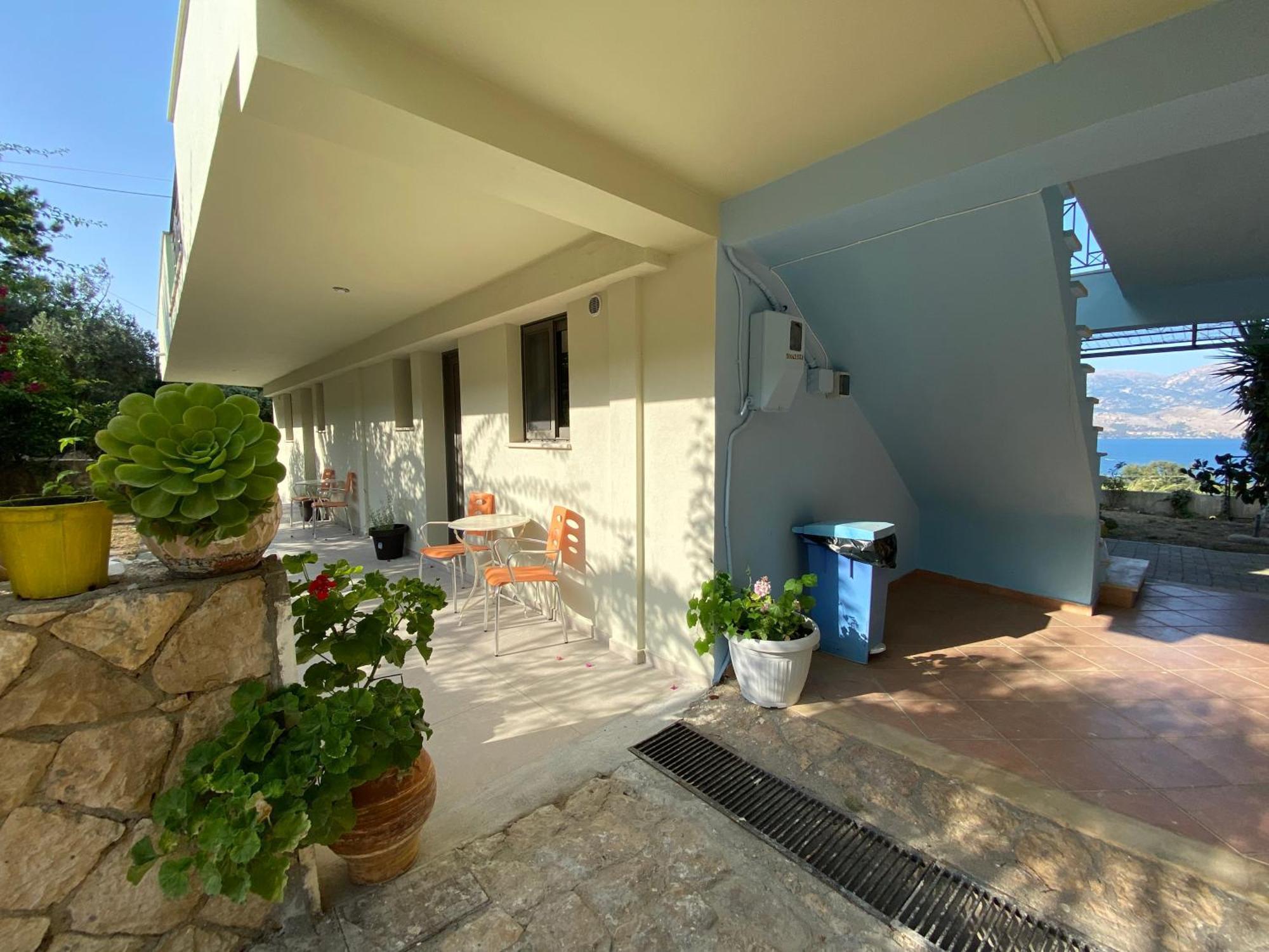 Mirovigli Family Rooms Lepedha Экстерьер фото