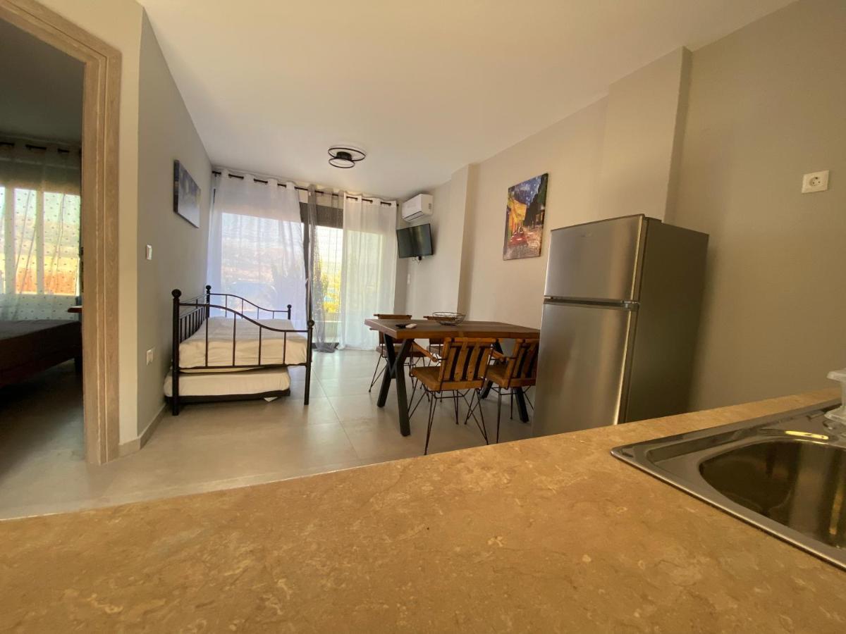 Mirovigli Family Rooms Lepedha Экстерьер фото